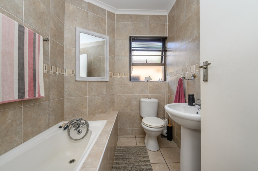 3 Bedroom Property for Sale in Kunene Park Eastern Cape